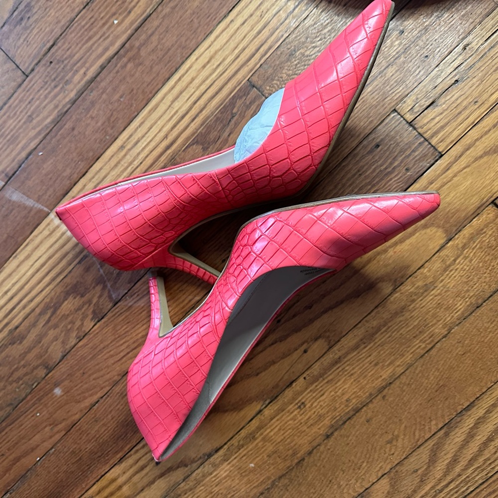 Heels - Picture 2 of 6